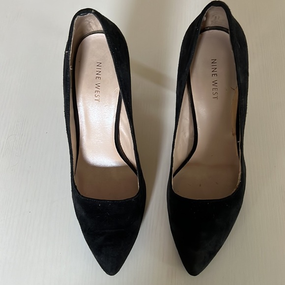 Nine West black suede heels - Picture 2 of 5
